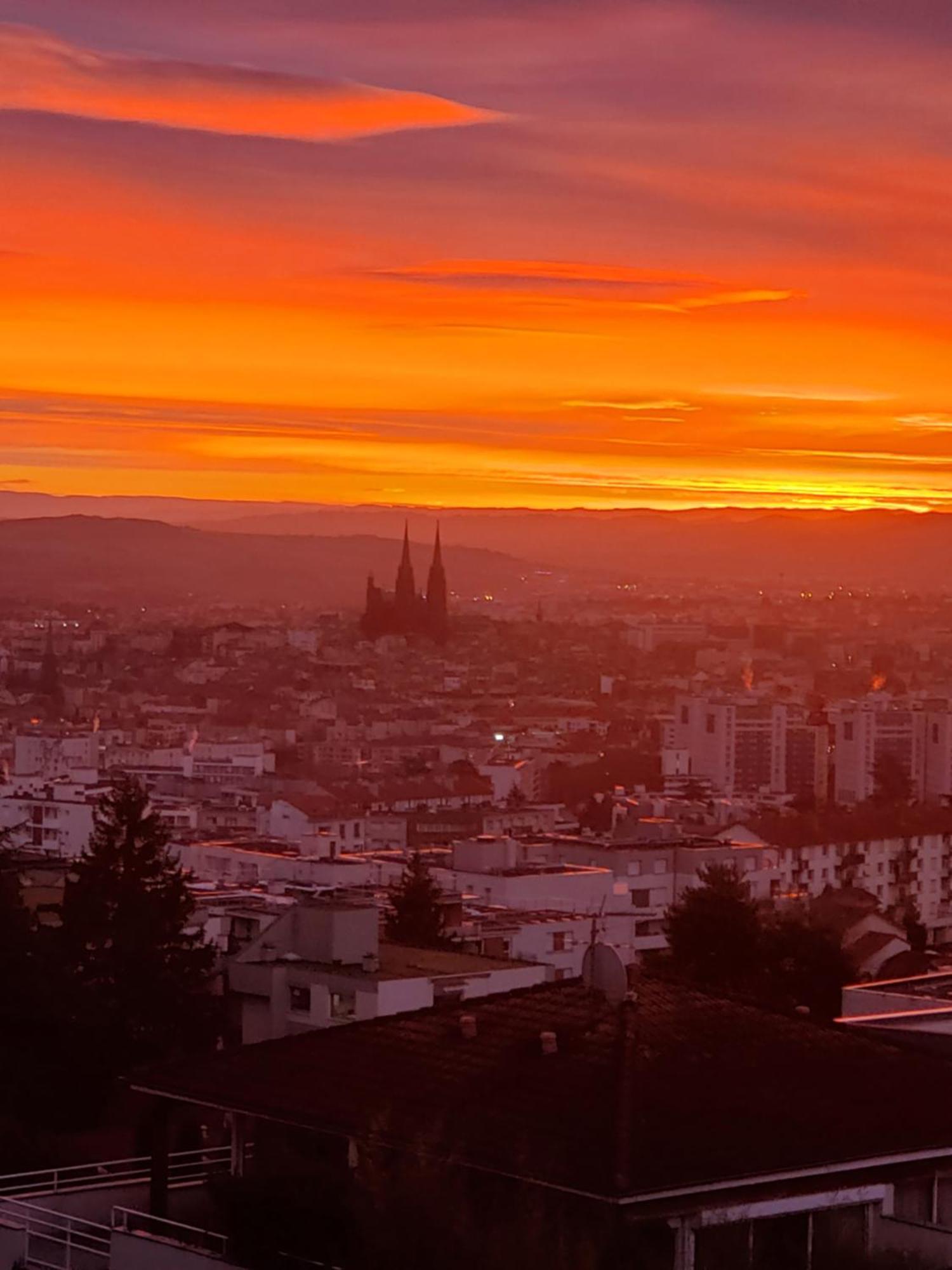 Entre Ville Et Nature - Les Hauts De Clermont Avec Garage Gratuit Exteriör bild