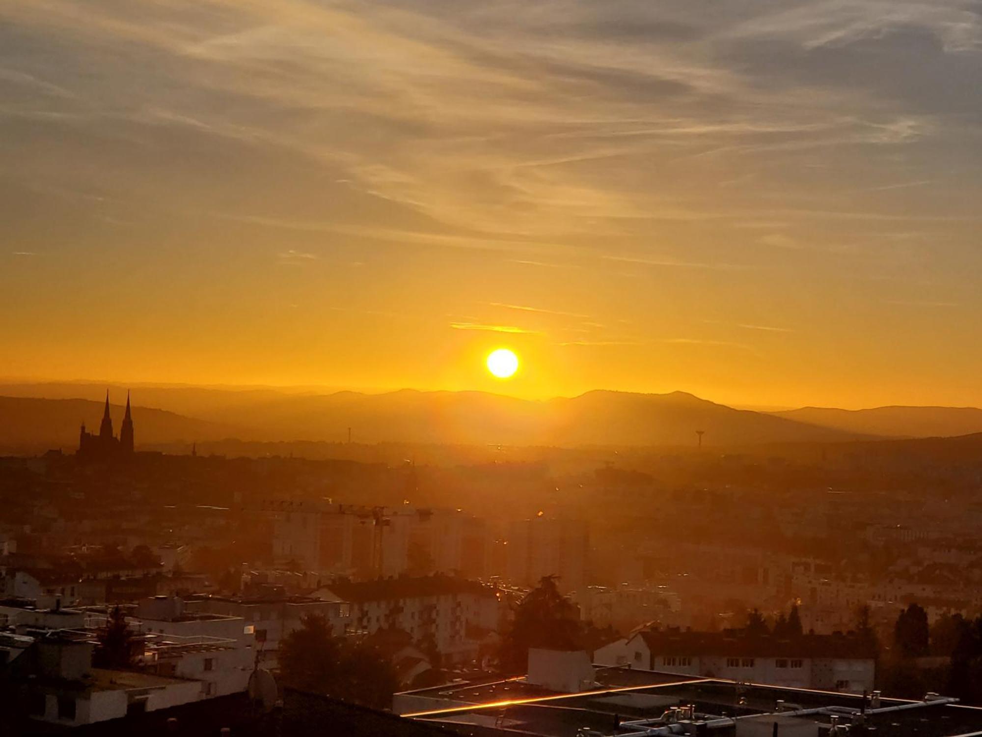 Entre Ville Et Nature - Les Hauts De Clermont Avec Garage Gratuit Exteriör bild