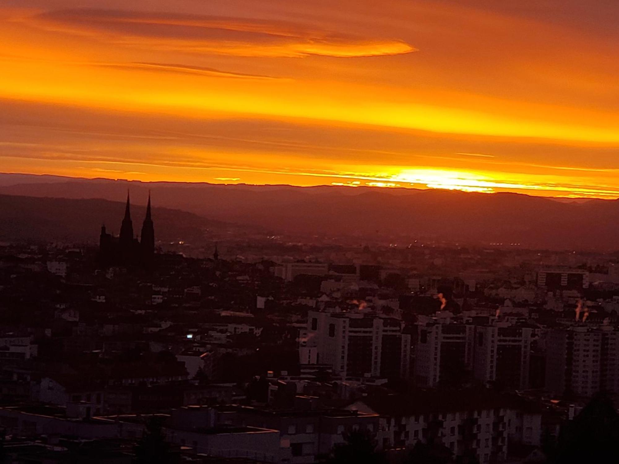 Entre Ville Et Nature - Les Hauts De Clermont Avec Garage Gratuit Exteriör bild